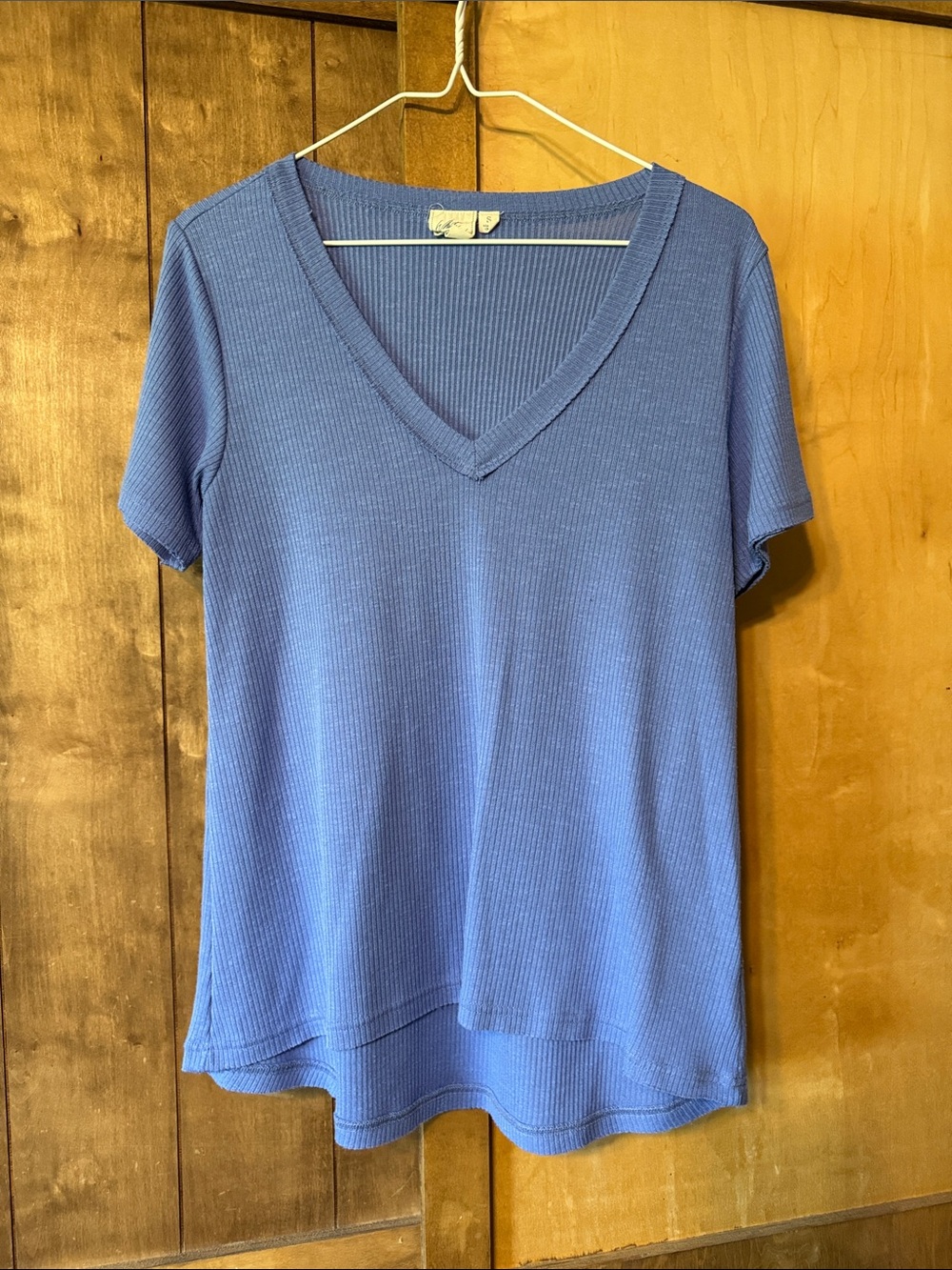 White Crow Ribbed V-Neck Short Sleeve Top in Periwinkle Blue